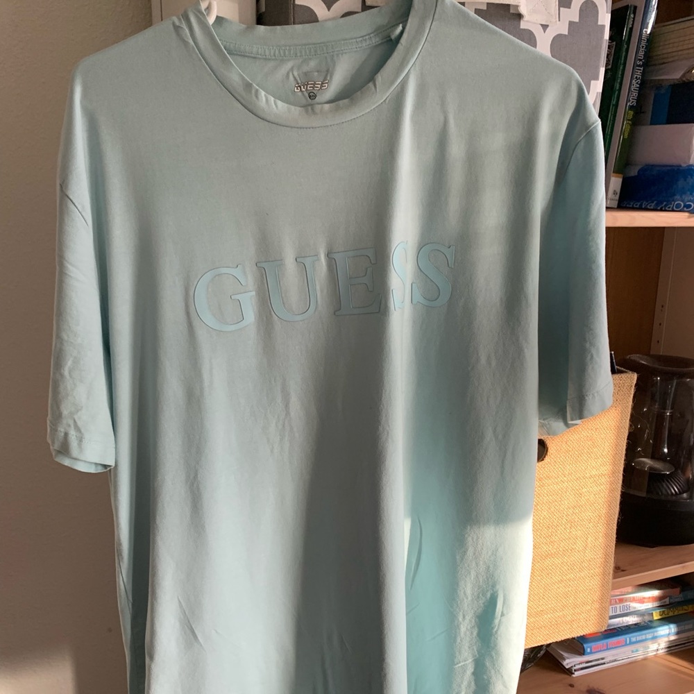 Guess T-shirt